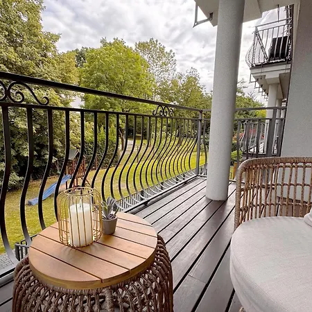 Apartamento Batorego Flats No 13 - Walk To Castle - With Parking, Balcony, Elevator, Fast Wifi *