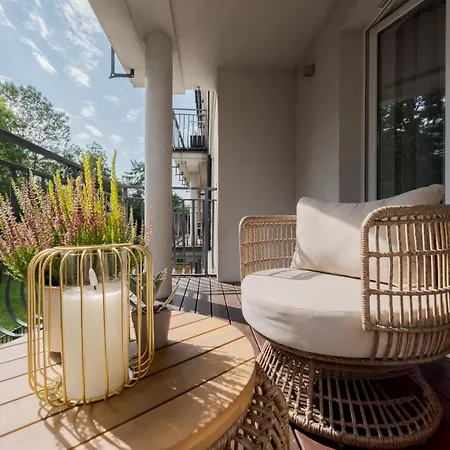 Batorego Flats No 13 - Walk To Castle - With Parking, Balcony, Elevator, Fast Wifi Apartament Pszczyna