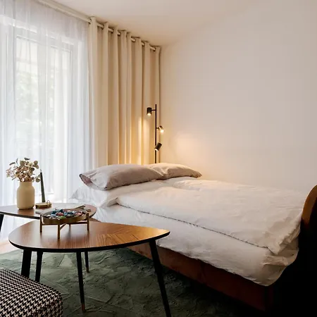 Batorego Flats No 13 - Walk To Castle - With Parking, Balcony, Elevator, Fast Wifi Pszczyna