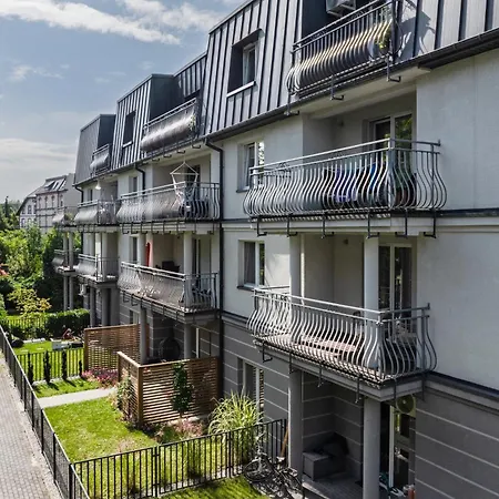 Batorego Flats No 13 - Walk To Castle - With Parking, Balcony, Elevator, Fast Wifi Apartament Pszczyna