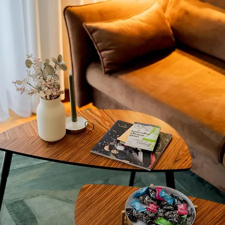 Apartamento Batorego Flats No 13 - Walk To Castle - With Parking, Balcony, Elevator, Fast Wifi Pszczyna