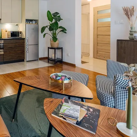 Batorego Flats No 13 - Walk To Castle - With Parking, Balcony, Elevator, Fast Wifi Apartamento