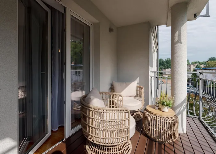 Apartmán Batorego Flats No 13 - Walk To Castle - With Parking, Balcony, Elevator, Fast Wifi *