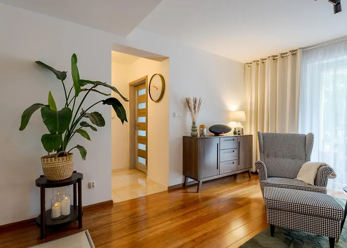 Apartmán Batorego Flats No 13 - Walk To Castle - With Parking, Balcony, Elevator, Fast Wifi