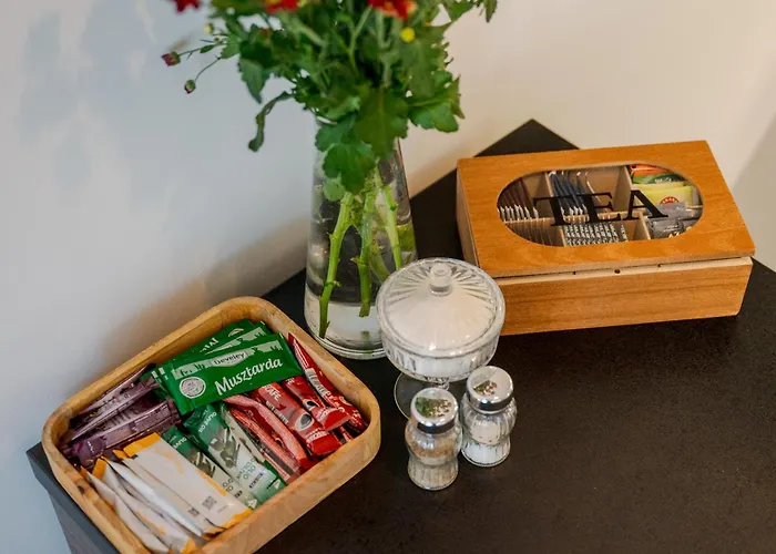 Batorego Flats No 13 - Walk To Castle - With Parking, Balcony, Elevator, Fast Wifi * Pština